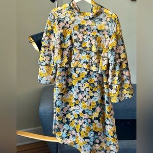 Zara flower dress with crepe fabric size small